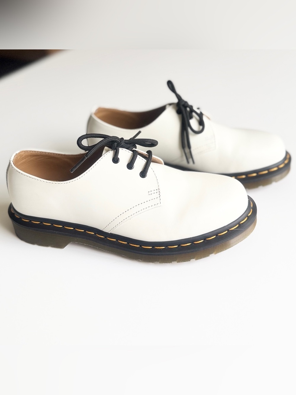 Doc Dr Martens SIZE 7 white 1461 leather Oxford shoes